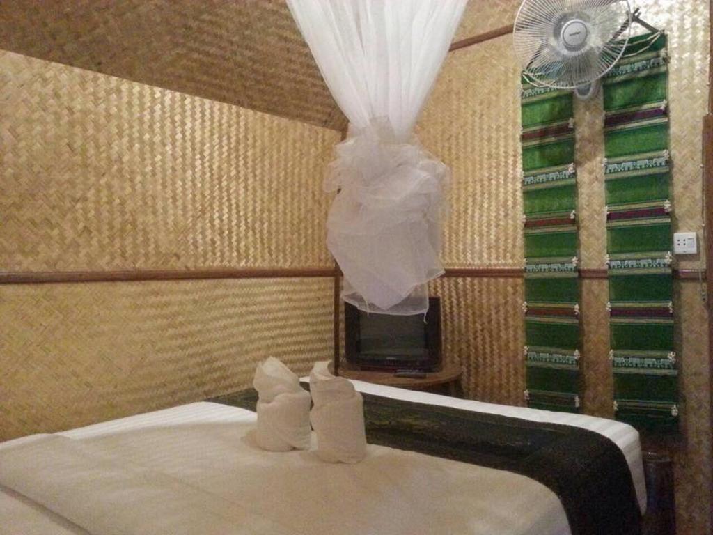Pai Cat Hut Vandrarhem Rum bild